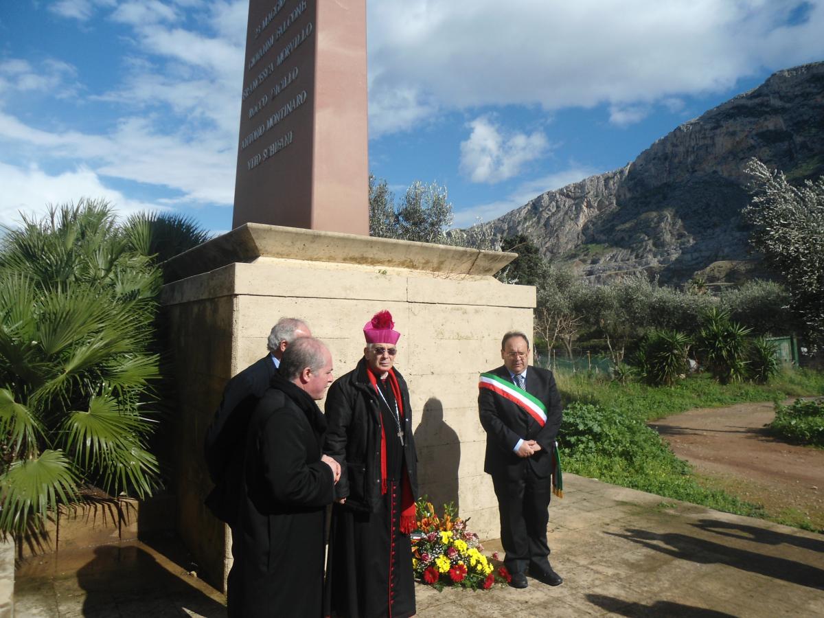 alla stele di Falcone